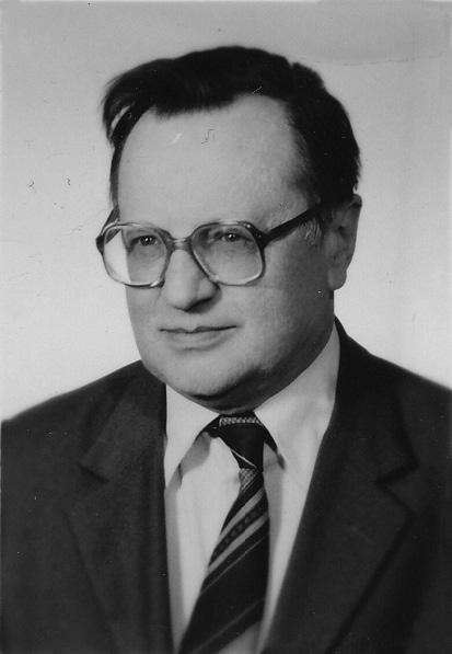 Z ŻAŁOBNEJ KARTY Z Ż A Ł O B N E J K A R T307 Y PRZEGLĄD BIBLIOTECZNY 2012 z. 2 PL ISSN 0033-202X JÓZEF SZYMAŃSKI (1931-2011) W dniu 23 października 2011 r. zmarł w Lublinie prof. dr hab.
