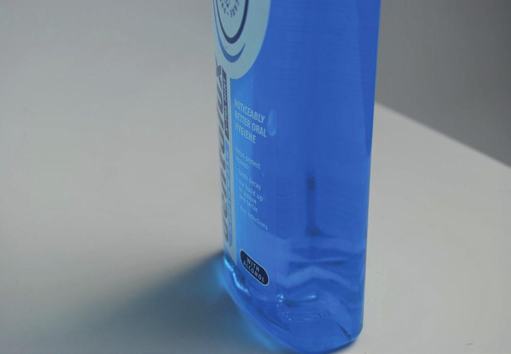 Etykiety no label look wytwarzane na surowcach wysoko przeźroczystych sprawiają wrażenie, jakby elementy graficzne naniesione były bezpośrednio na opakowanie, a zarazem jakość druku jest znacznie