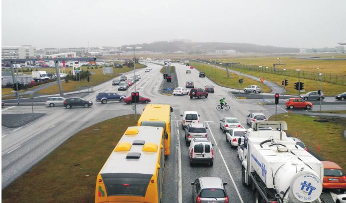 Dziæki temu moýna pozyskaã informacje na jakie aspekty naleýy szczególnie zwróciã uwagæ przy projektowaniu nowej i przebudowie istniejàcej infrastruktury rowerowej.