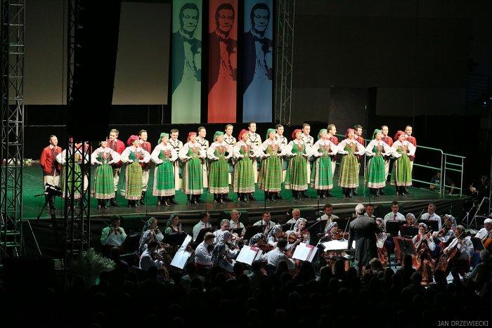 Kacyńskego, a także obacyć występy espołów polonjnych kasubskch, Festwal Dedctwa Narodowego m.