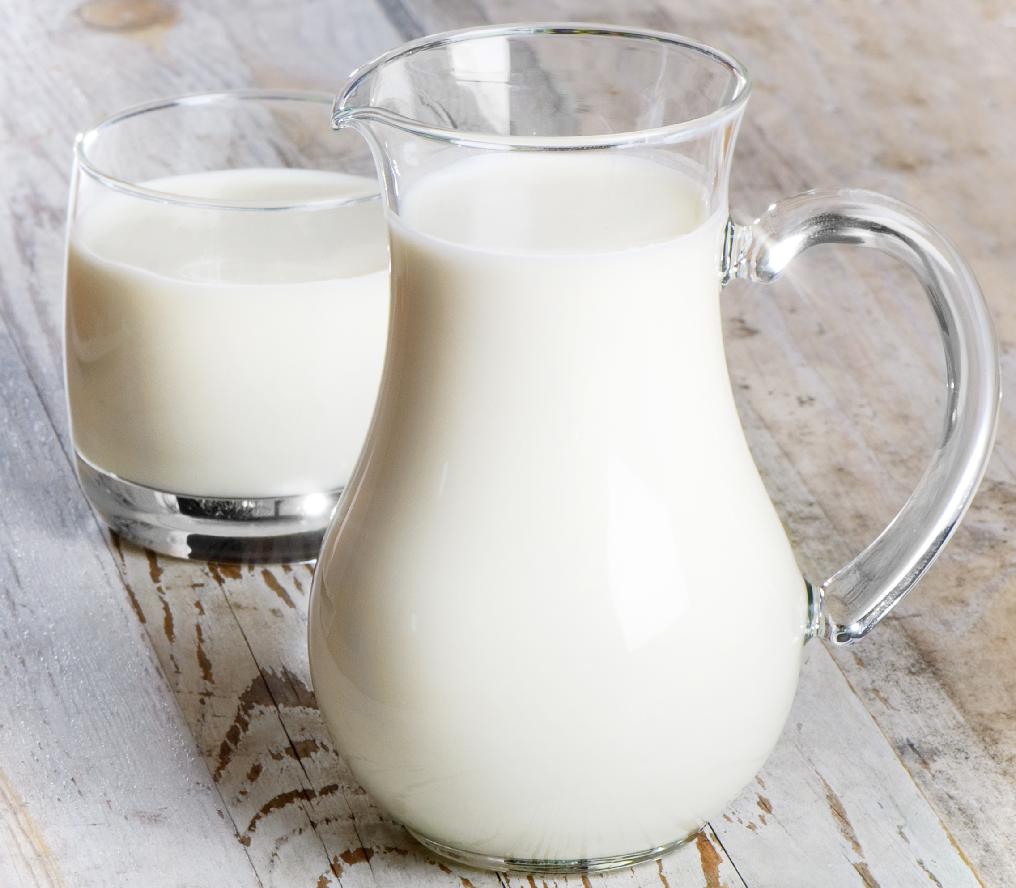 5 Mleko łowickie UHT Premium 3,2% łowickie UHT milk Premium 3.2% Mleko łowickie UHT Premium 2,0% łowickie UHT milk Premium 2.