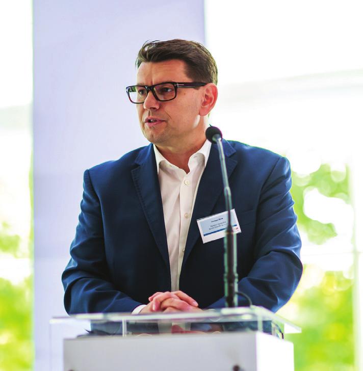 KOMENTARZ 2 drive & control local Pomimo tego, polska spółka Bosch Rexroth po raz kolejny osiągnęła na krajowym rynku wzrost sprzedaży na poziomie +12%.