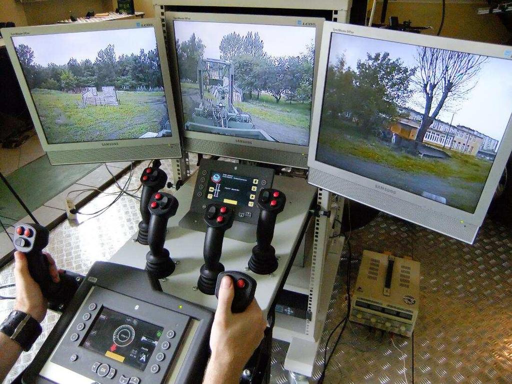 Ponadto teleoperacja wymaga duŝego obciąŝenia kanałów transmisji wizji niezbędne są łącza szerokopasmowe.