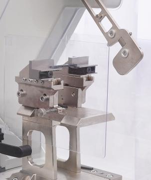 Badania właściwości mechanicznych 13 Sprawdzanie towarów na wejściu Zezwolenia UIC Produkcja Analiza problemów i szkód Młot Charpy'ego.