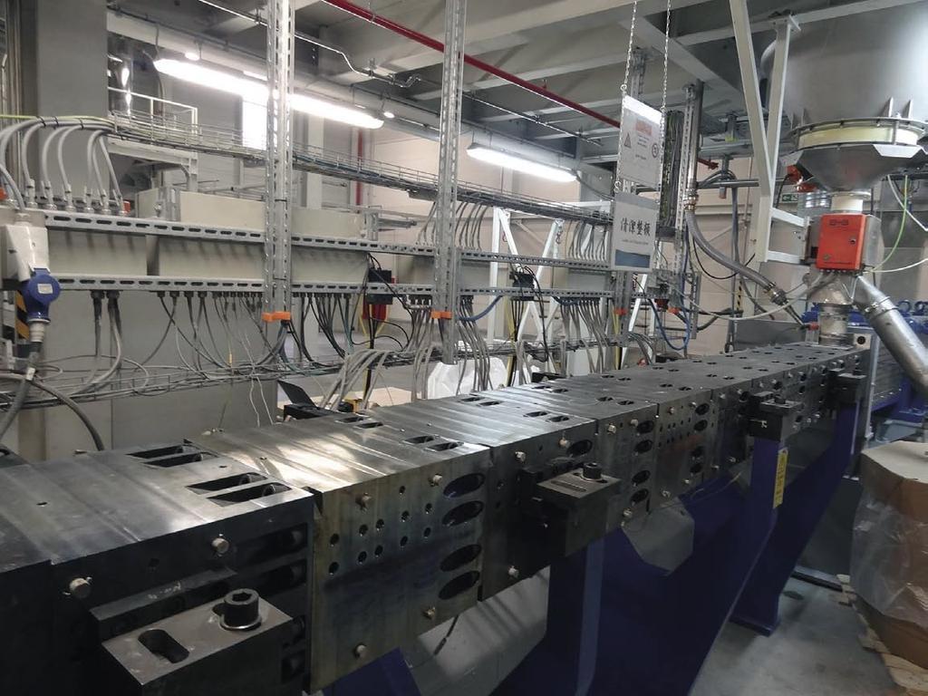 EXTRUSION TERRITORY Specjaliści z Century Extrusion opracowali szereg opcji materiałowych zaprojektowanych w celu maksymalnego wydłużenia okresu przydatności eksploatacyjnej elementów wytłaczarki w