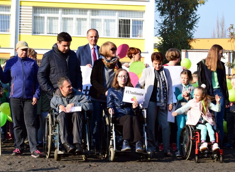SPOTKANIE W BIBLIOTECE PEDAGOGICZNEJ Na świecie jest 17 milionów osób z Mózgowym Porażeniem Dziecięcym. 18 października włączyliśmy się do IV edycji Ogólnopolskiej Kampanii Społecznej "17 milionów".