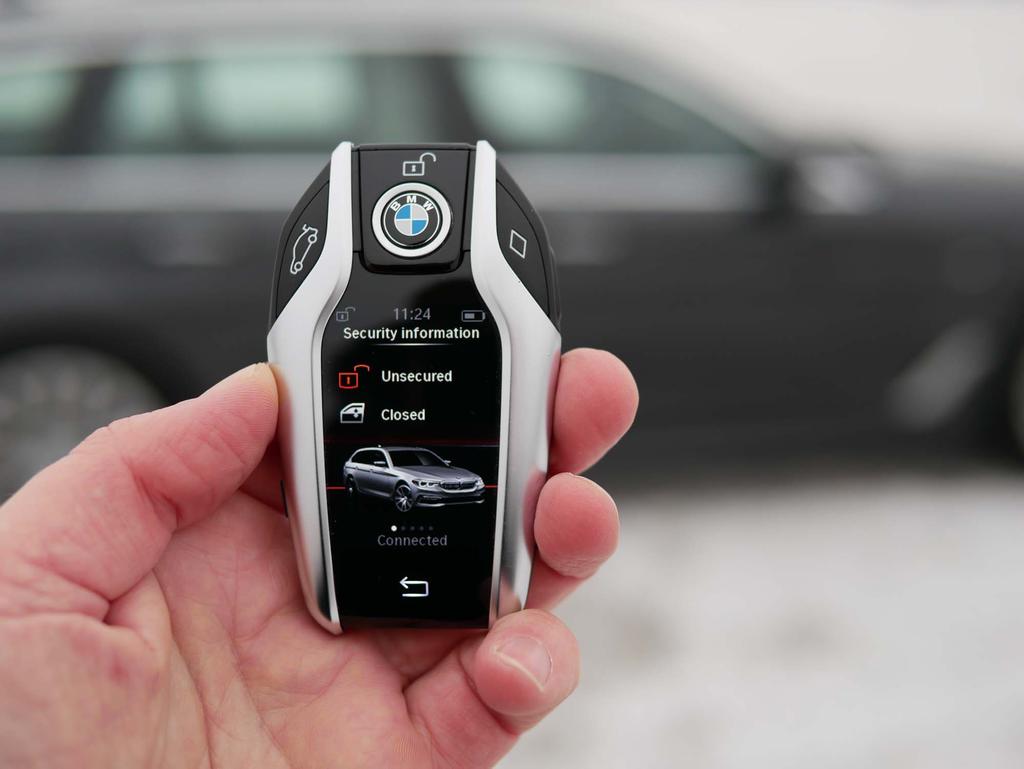 BMW Head-Up Display Do wyświetlacza na szybie trzeba chwilę się przyzwyczajać, ale później już
