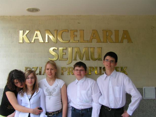 Konkurs został zorganizowany dla klas I i II a