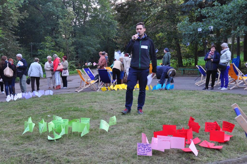 3. Spotkanie konsultacyjne. Spotkanie konsultacyjne zostało zorganizowane na terenie Parku Miejskiego w dniu 21 września 2016 r. w godzinach 17:00 18:30 na placu od strony ulicy Radomskiej.