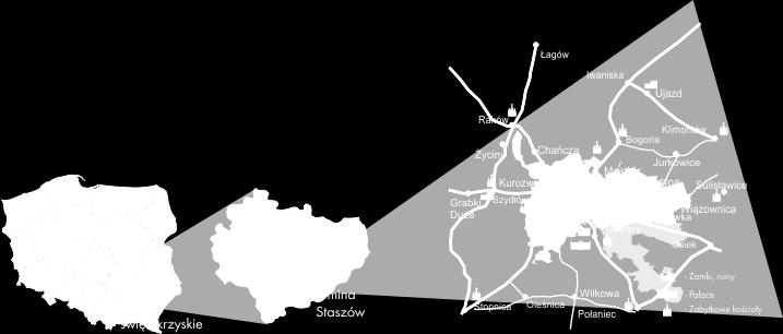 Lokalizacja Staszowa jest dogodna, gdyż Gmina położona jest w odległości zaledwie 54 km od Kielc i 120 km od Krakowa, zaś przez sam Staszów przebiegają drogi wojewódzkie: 764 (Kielce - Staszów -