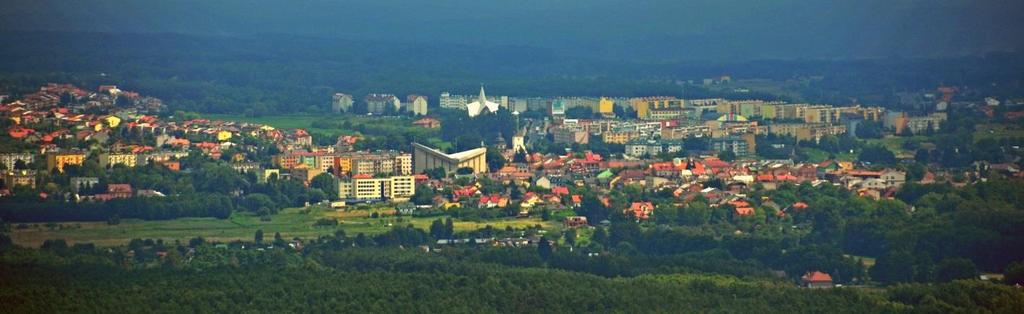 Charakterystyka Gminy Staszów Zdjęcie: Panorama miasta widzianego od strony południowo-zachodniej.
