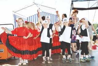 KULTURA - Wielkim wydarzeniem kulturalnym były przedstawienia przygotowane przez uczniów Publicznego Gimnazjum im.