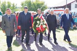 pod wolną i niepodległą Polskę była danina krwi walczących tu żołnierzy i oddane życie w niewoli katyńskiej.