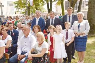 Przybyli Pielgrzymi, w łącznej liczbie ponad 600 osób, wraz z mieszkańcami naszego miasta, uczestniczyli w wieczornej Mszy Św. koncelebrowanej, pod przewodnictwem ks. kan.