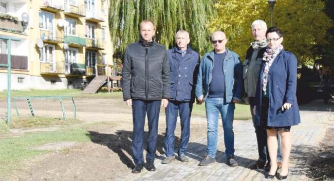 Trwają prace dotyczące budowy sieci kanalizacji sanitarnej i wodociągowej w ulicy Kamiennej Budowa sieci kanalizacji sanitarnej i wodociągowej w ulicy Kamiennej, ulicy Bialskiej, ulicy Stokowej oraz