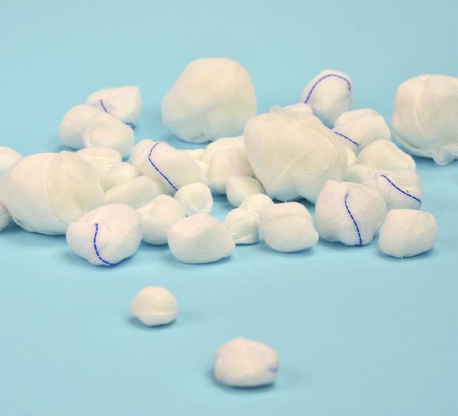 MULLTUPFER tupfer gazowy bez nitki RTG lub z nitką RTG wykonany z hydrofilowej gazy bawełnianej bielonej metodą bezchlorową tampon uformowany z wycinka gazy wysoce absorpcyjny dostępny w wersji bez