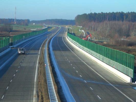 modułu ściśliwości po wykonaniu kolumn (pominięcie samowzmocnienia się warstw organicznych po wyparciu poprzez rury obsadowe około 15% ich objętości na boki) i pominięciu osiadań od ciężaru platformy