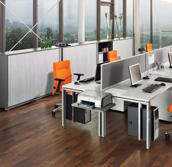 Dobre stanowiska dla wszystkich Dynamic workstations for everyone Wysokiej jakości, przemyślane meble zapewniają świetną użyteczność tego kilkuosobowego miejsca pracy.
