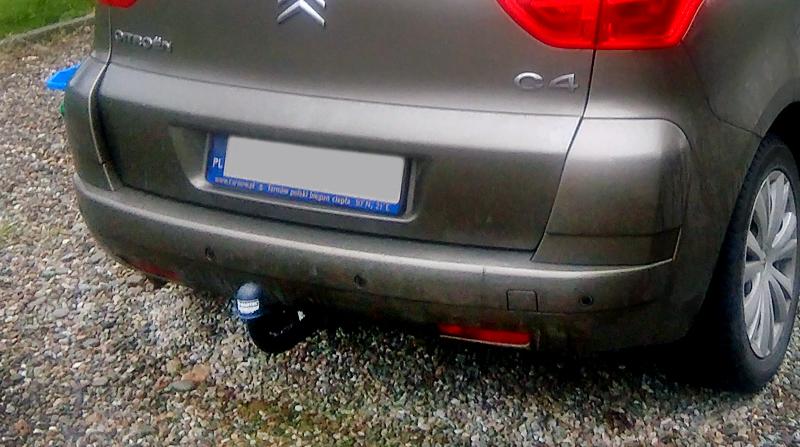 Montaż haka holowniczego Citroen C4 Picasso - podsumowanie Mimo bardzo dużego zaawansowania jeżeli chodzi o elektrykę oraz wyposażenie, montaż haka przebiegał dosyć płynnie i bez większych