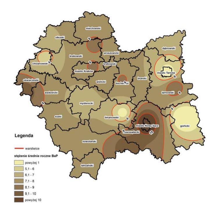 Rozkład stężeń pyłu zawieszonego PM2,5 stężenia roczne Źródło: Ocena jakości powietrza w województwie małopolskim w 2015 roku WIOŚ w Krakowie Rozkład stężeń