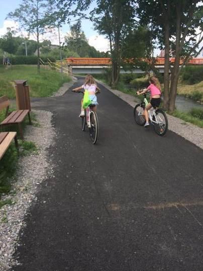 W ramach projektu flagowego budowanych jest kolejnych 60 km ścieżek rowerowych wraz z infrastrukturą dla rowerzystów.