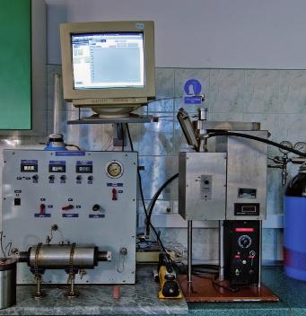 instalacjach napowierzchniowych; cyfrowe dokumentowanie rdzeni wiertniczych wraz z wynikami badań laboratoryjnych; określanie właściwości mechanicznych oraz