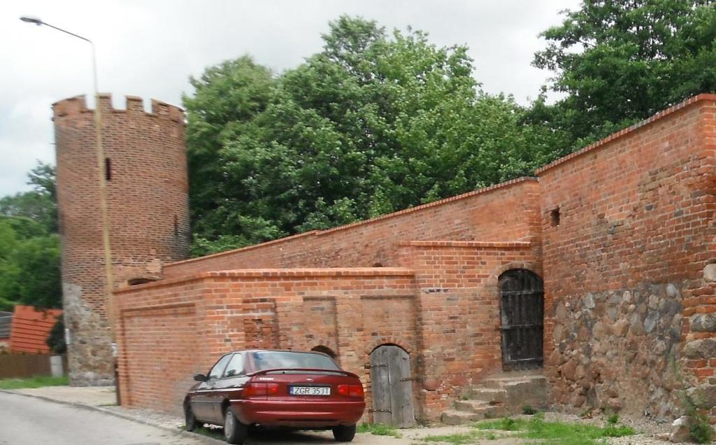 Sukienniczej w Stargardzie Szczecińskim stanowiących Pomnik