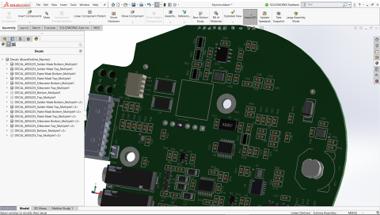 SOLIDWORKS PCB Oprogramowanie SOLIDWORKS automatyzuje proces odwracania komponentu ECAD w złożeniu płytki drukowanej i zmienia jego lokalizację z jednej powierzchni płytki na drugą.
