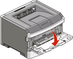 Korzystanie z podajnika ręcznego Podajnik ręczny znajduje się za drzwiczkami podajnika ręcznego drukarki i umożliwia podawanie tylko jednego arkusza papieru w danej chwili.