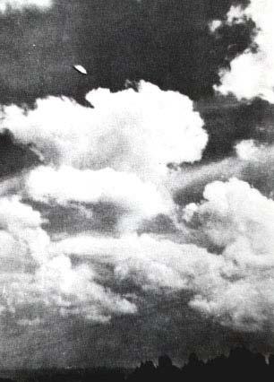 P-106 Rys. P4. Scianki boczne kabiny załogi UFO typu K4.
