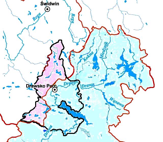 z lustrem wody, oczka wodne, i małe jeziorka. Przez środkową część gminy Drawsko Pomorskie, przez wzgórza morenowe, przepływa główny wododział Pomorza.