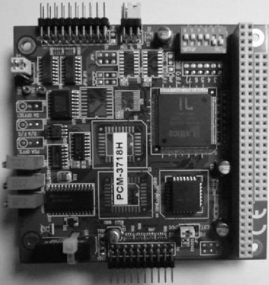 Programowanie aplikacji czasu rzeczywistego w systemie QNX6 Neutrino z wykorzystaniem platformy Vortex 30 4.3 Opis karty PCM3718 Karta PCM-3718 firmy Advantech Co.