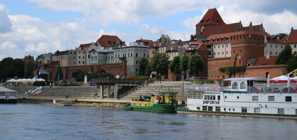 8 Rewitalizacja w innych miastach. TORUŃ Stare Miasto na Liście UNESCO Od ponad 20 lat Toruń znajduje się na liście Światowego Dziedzictwa UNESCO.