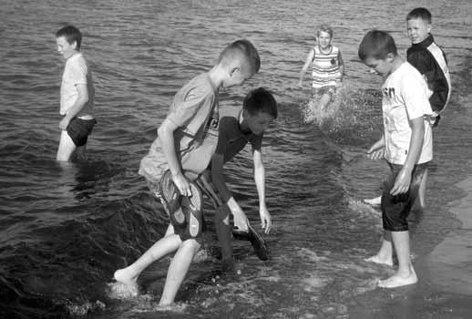 SP IWIERZYCE Wycieczka do Gdañska Westerplatte W œrodê, 2 lipca, wczesnym rankiem 56-osobowa grupa dzieci wraz z opiekunami wybra³a siê w region Pomorza, a dok³adnie do Gdañska.