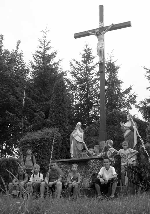 kolonistów w szkole. Wype³niony on by³ przede wszystkim zabawami i rozgrywkami sportowymi na sali gimnastycznej, szkolnym boisku i placu zabaw.