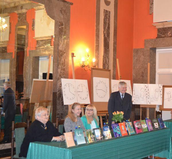 PBW wspiera nauczycieli w regionie 4 Podczas seminarium matematycznego: prof. Edyta Gruszczyk-Kolczyńska, dr Monika Czajkowska, dr Beata Bugajska-Jaszczołt, prof.