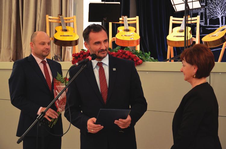 Święto początkowo obchodzone jako Dzień Nauczyciela, od 1982 roku funkcjonuje jako Dzień Edukacji Narodowej W czwartek 13 października świętowali pracownicy oświaty z naszego miasta.