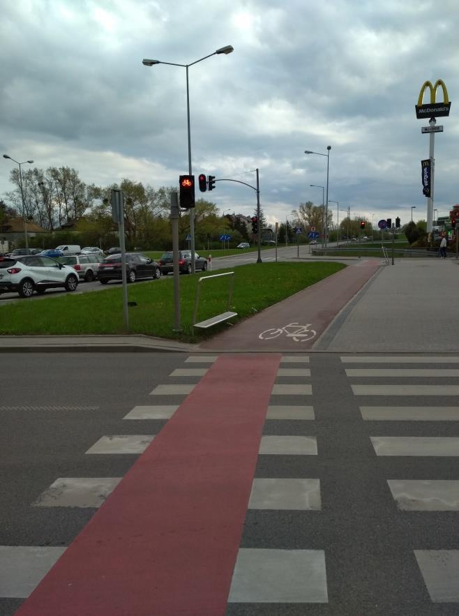 Zwrócić się do GDDKiA o zmianę w programie sygnalizacji świetlnej dla rowerzystów dla by sygnał zielony dla