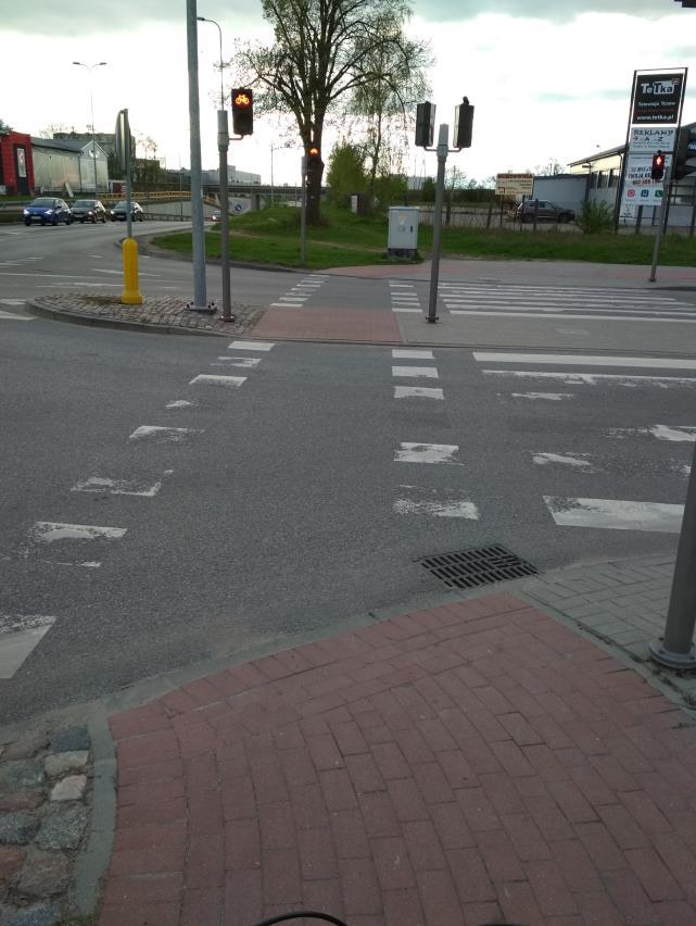 obniżenie (spiłowanie) krawężników na przejazdach