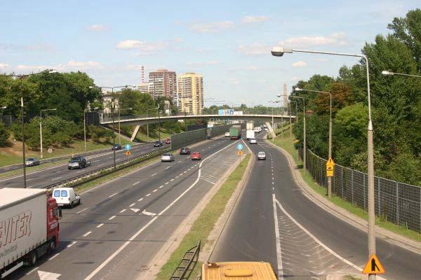 Klimat akustyczny Aktualnie przekroczenia dopuszczalnych poziomów dźwięku występują zarówno w dzień jak i w nocy Określenie punktu pomiarowego I piętro Ogólna 7 pora dzienna I piętro Ogólna 7 pora