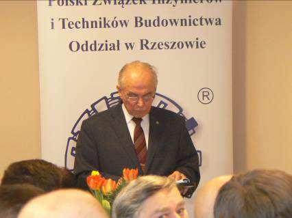 7 8 Prezes PZF w Rzeszowie Zygmunt Kałuża życzył owocnych obrad, wręczył ostatnie wydawnictwo regionalne i zaprosił przedstawiciela PZITB na Walne Zebranie PZF w dniu 23.04.2016 roku. Kol.