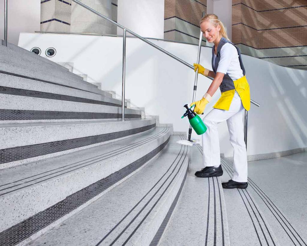 PRE-WASH TOOLS METODY VERMOP Idealny do 1-etapowego mycia na mokro Centralne przygotowanie mopa Oszczędza wodę i środki