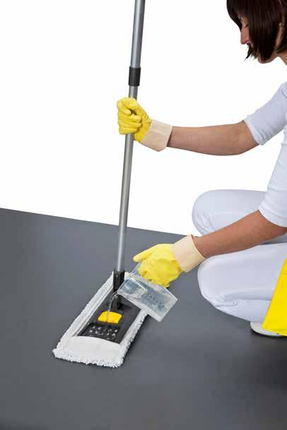 VERMOP TOOLS METODY SITO DO ODSĄCZANIA METODA POLEWANIA Idealne w przypadku klasycznej metody wymiany mopa Mop wkłada się do roztworu myjącego W celu pozbycia się nadmiaru roztworu myjącego mop