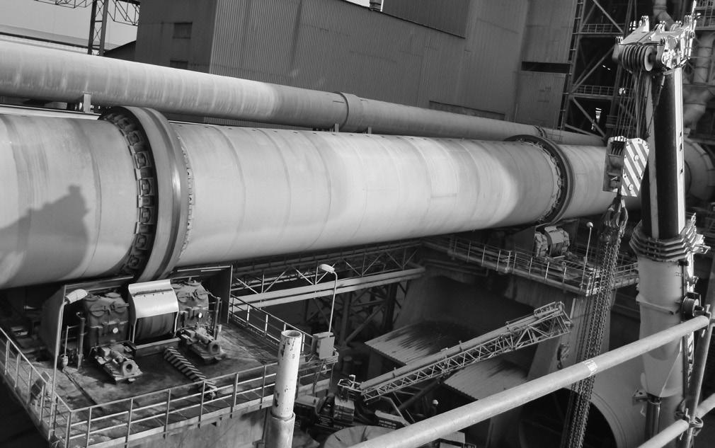 Jakub Kozłowski Technologie spawalnicze podczas remontu pieca obrotowego w cementowni Welding Technology during the renovation of the cement rotary kiln Streszczenie W referacie przedstawiono
