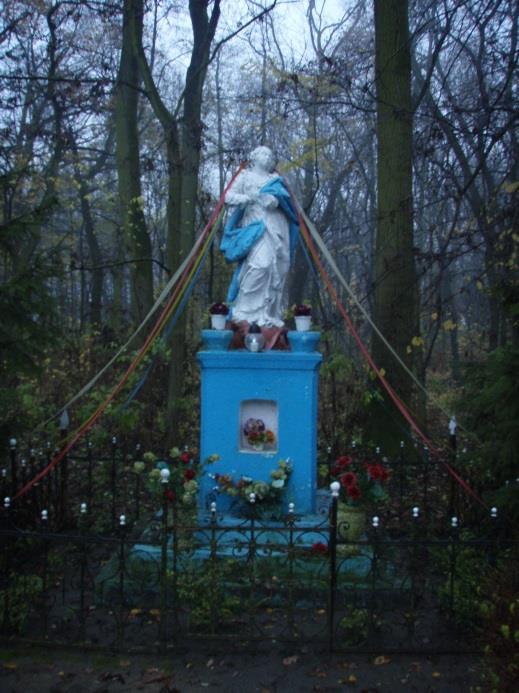 Sarbinowo barokowe figury maryjne Droga Sarbinowo Dzięczyna dobrej jakości dla ruchu rowerowego Dzięczyna połączenie z trasą rowerową nr 4 i wspólny przebieg do przejazdu przez tory kolejowe, gdzie w