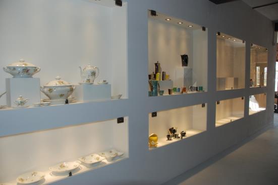 Green Key Powiatowy Program Opieki nad Zabytkami dla Powiatu Ostrowieckiego Marmurowa najważniejsze miejsce w dawnej fabryce, gdzie znajduje się kolekcja porcelanowych rzeźb.