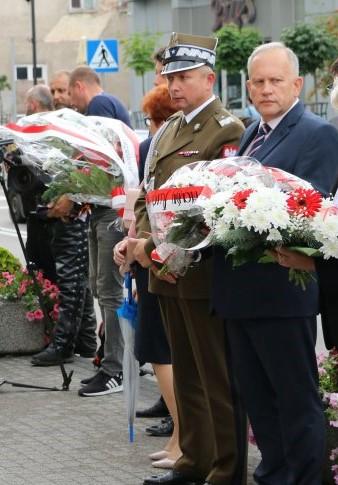 reprezentowali: Jarosław Szlaszyński Starosta Augustowski oraz Katarzyna Beata Sturgulewska Wicestarosta Augustowski.