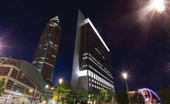 ~50% Energy Save 2 Years Guarantee IP65 110lm/W Chipy LED Ledtech Zasilacz Meanwell Oprawy LED Street OC to białe światło dla dróg i placów.