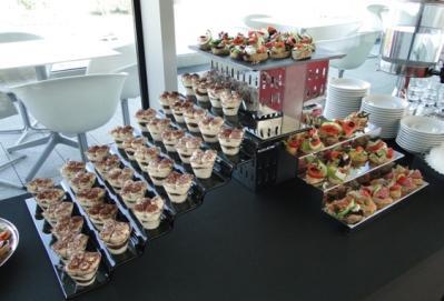 I, zgodnie z obowiązującymi przepisami w zakresie świadczenia usług gastronomicznych. 3. Posiłki muszą być wykonane z naturalnych produktów metodą np. gotowania, duszenia, pieczenia.