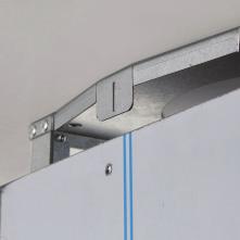 Przed przystąpieniem do montażu okapu należy podłączyć go do sieci elektrycznej (230V ~50Hz) w celu sprawdzenia czy